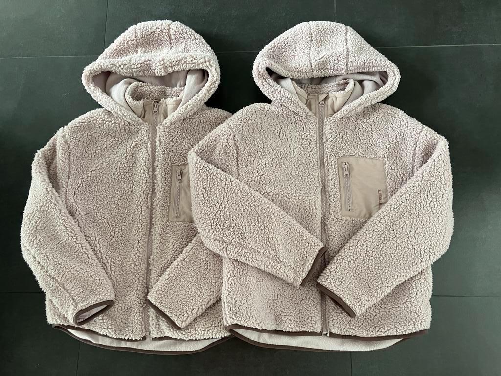 2x Fleece gilet Zara - maat 152 (tweeling), Enlèvement ou Envoi, Pull ou Veste, Comme neuf, Zara Girls