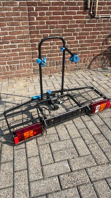 fietsendrager in goeie staat. Alles werkt. Compleet beschikbaar voor biedingen