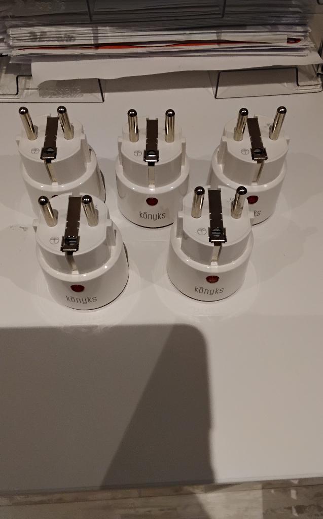 5 prises connecter konyks Priska Max 3 Fr, Bricolage & Construction, Électricité & Câbles, Comme neuf, Prise de courant, Enlèvement