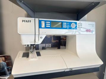 PFAFF Ambition Essential IDT beschikbaar voor biedingen
