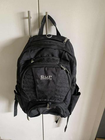 Degelijke ruime rugzak/schooltas BUCKLE UP beschikbaar voor biedingen