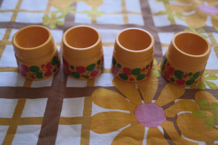 Vier Emsa eierdopjes, Antiek en Kunst, Curiosa en Brocante, Ophalen of Verzenden