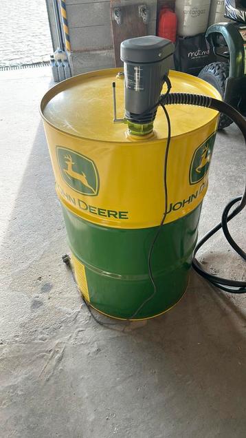 Olie ton john deere beschikbaar voor biedingen