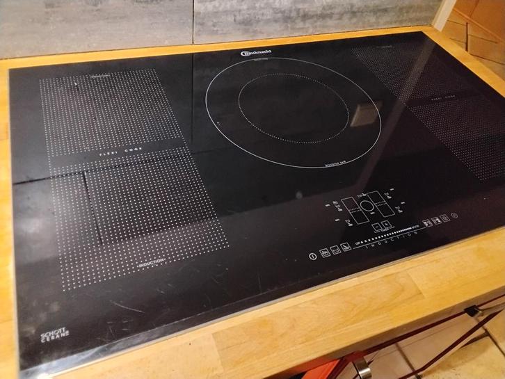 Taque induction, Electroménager, Tables de cuisson, Utilisé, Encastré, 5 zones de cuisson ou plus, Enlèvement