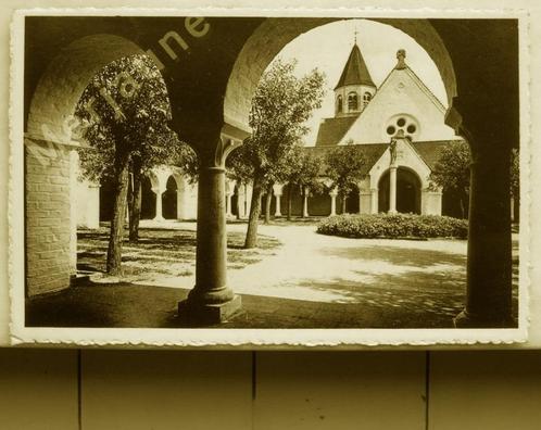 KNOKKE-ZOUTE: De binnenkoer der kerk uit 1951 (sepia), Verzamelen, Postkaarten | België, Gelopen, West-Vlaanderen, 1940 tot 1960