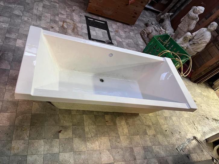 Badkuip nieuw - inbouwbad, Huis en Inrichting, Badkamer | Complete badkamers, Nieuw, Met bad, Ophalen