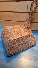 Fauteuil bascule osier, Enlèvement