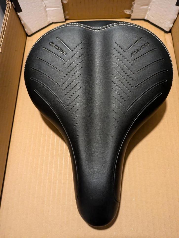 Selle de vélo parfait état avec système Pump petit prix !!!, Fietsen en Brommers, Fietsonderdelen, Zadel, Ophalen