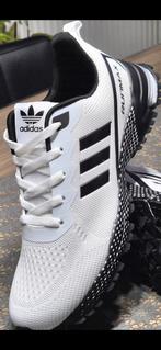 Nieuwe Adidas sportschoenen maat 44., Ophalen of Verzenden, Nieuw, Sportschoenen