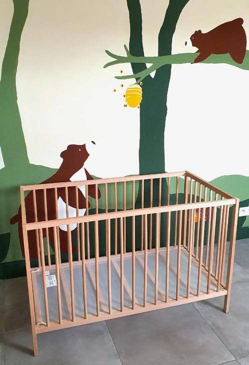 babybed met matras en matrasbeschermer, Kinderen en Baby's, Kinderkamer | Bedden, Zo goed als nieuw, Minder dan 140 cm, Minder dan 70 cm