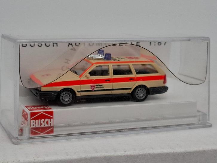 VW Passat ambulance - Busch 1/87, Hobby en Vrije tijd, Modelauto's | 1:87, Zo goed als nieuw, Auto, Overige merken, Verzenden