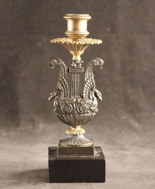 Kleine bronzen Empire kandelaar, Antiek en Kunst, Antiek | Kandelaars, Verzenden