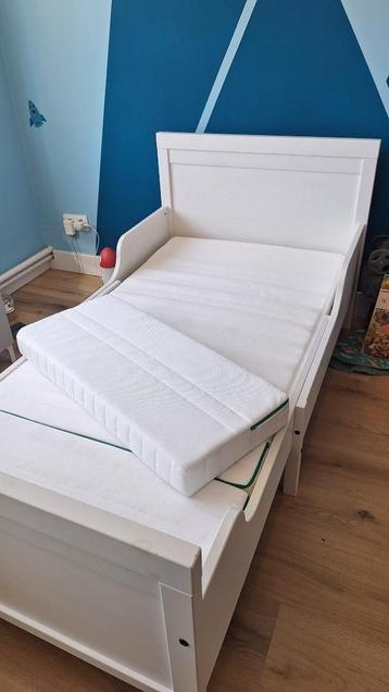 Meegroeibed ikea met bijhorende matras, Sommier à lattes, 70 à 85 cm, Comme neuf, Enlèvement