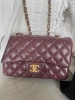 Nieuw designer tasje echt lamsleder met stofzak en label, Handtassen en Accessoires, Tassen | Damestassen, Ophalen of Verzenden