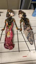 Indonesische poppen 2 stuks, Antiek en Kunst, Curiosa en Brocante, Ophalen