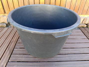 Grand bac rond / Seau à mortier 90 L beschikbaar voor biedingen