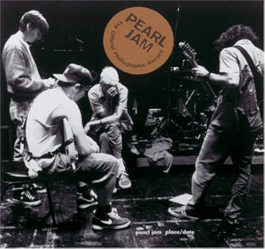 Pearl Jam - Place/Date (fotoboek), CD & DVD, CD | Rock, Comme neuf, Enlèvement ou Envoi