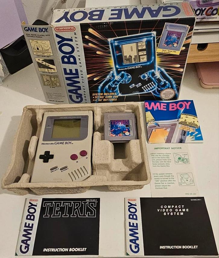 Nintendo classic dmg boxed 99% compleet, Games en Spelcomputers, Spelcomputers | Nintendo Game Boy, Ophalen