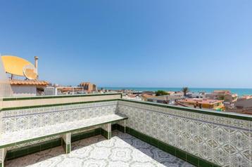 Kleurrijke penthouse met zwembad bij zandstrand in La Mata.. beschikbaar voor biedingen