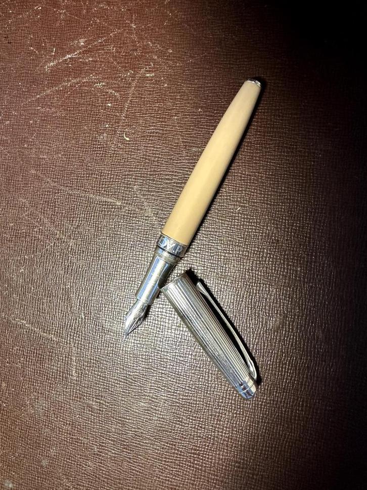 Stylos à plume Caran d'Ache Collection Léman, Verzamelen, Pennenverzamelingen, Gebruikt, Pennenset, Overige merken, Ophalen