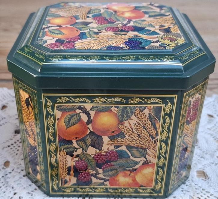 Achthoekig vintage Schots blik met fruit, hazelnoten, granen, Verzamelen, Blikken, Gebruikt, Overige, Overige merken, Ophalen of Verzenden
