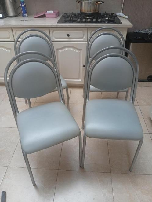 setje van 4 mooie keuken stoel prijs 85 euro voor setje, Huis en Inrichting, Stoelen, Gebruikt, Vier, Leer, Metaal, Grijs, Ophalen