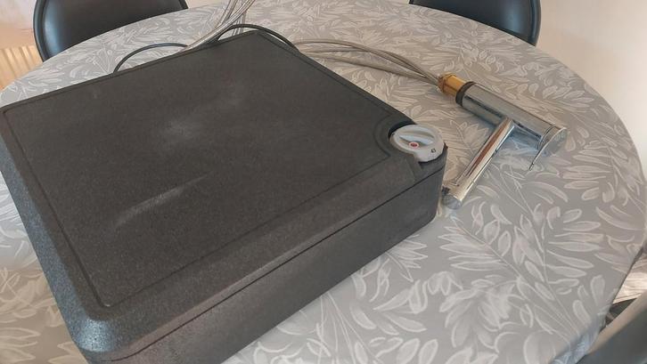 Keukenboiler + kraan, Doe-het-zelf en Bouw, Sanitair, Zo goed als nieuw, Kraan, Chroom, Ophalen