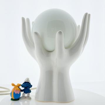 Hands of Hope lamp beschikbaar voor biedingen