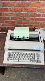Ancienne machine à écrire électrique IBM Lexmark 1000, Utilisé