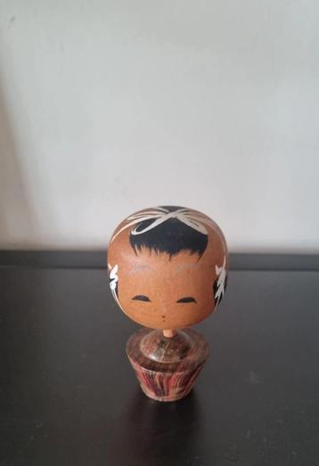 Leuke Shingata Kokeshi beschikbaar voor biedingen