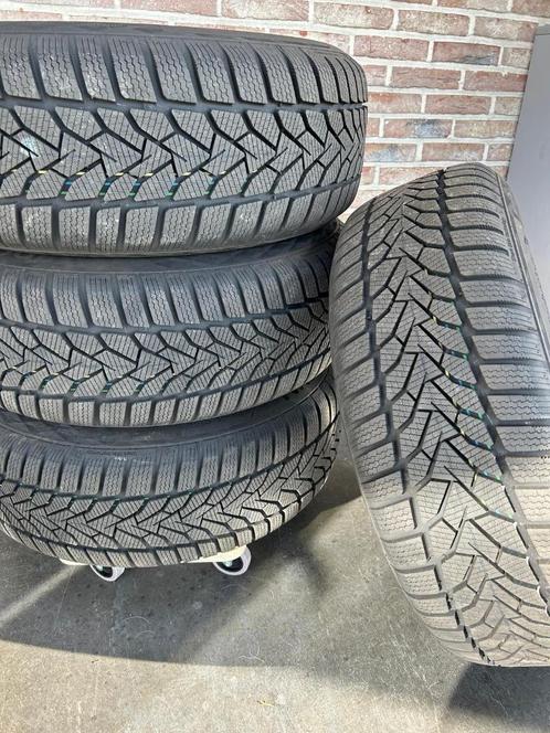 WINTERBANDEN op velg 215/60 R16, Auto-onderdelen, Banden en Velgen, Banden en Velgen, Winterbanden, 16 inch, 215 mm, Personenwagen