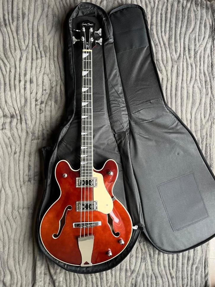 Semi hollow bass (met gigbag), Muziek en Instrumenten, Snaarinstrumenten | Gitaren | Bas, Semi-akoestisch, Ophalen