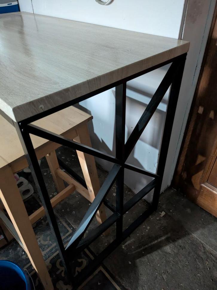 Hoge tafel + de 4  hoge barstoelen, Huis en Inrichting, Tafels | Eettafels, Zo goed als nieuw, Ophalen