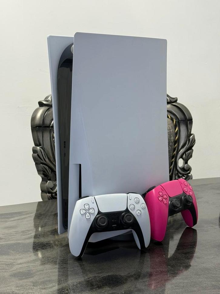 PS5 + 2 CONTROLLERS, Games en Spelcomputers, Spelcomputers | Sony PlayStation 5, Zo goed als nieuw, Ophalen