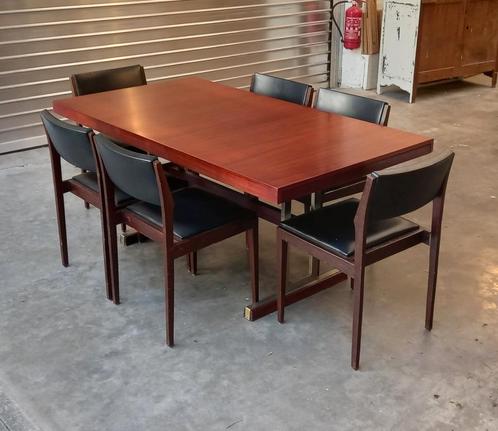Vintage „" Meubelfabriek Aurora "” tafel en stoelen uit de j, Antiek en Kunst, Antiek | Meubels | Tafels, Ophalen