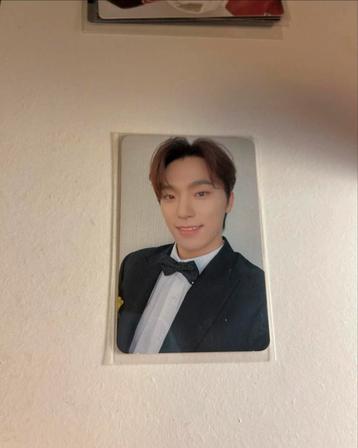 Kpop seventeen Dino, Verzamelen, Muziek, Artiesten en Beroemdheden, Verzenden, Zo goed als nieuw
