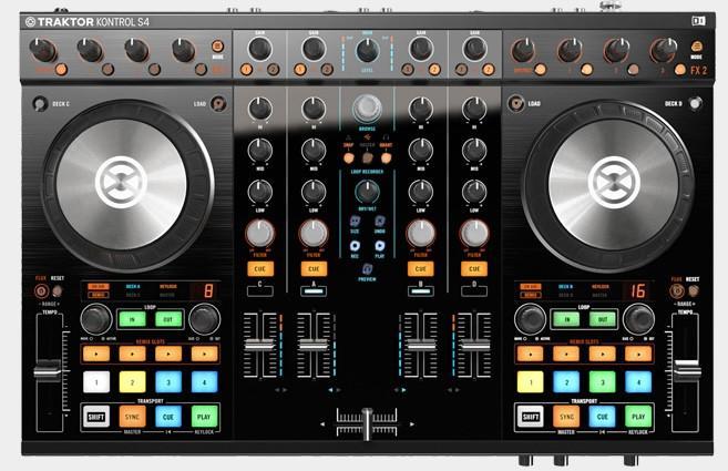 Native Instruments Traktor S4 mk2 met flightcase en adapter., Muziek en Instrumenten, Dj-sets en Draaitafels, Zo goed als nieuw
