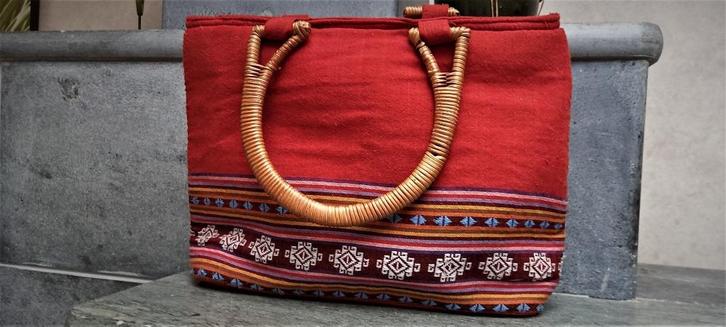 fairtrade rode handtas, Handtassen en Accessoires, Tassen | Damestassen, Gebruikt, Handtas, Rood, Ophalen of Verzenden