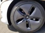 Cherche 1 enjoliveur aerowheels tesla 3 premier modèle