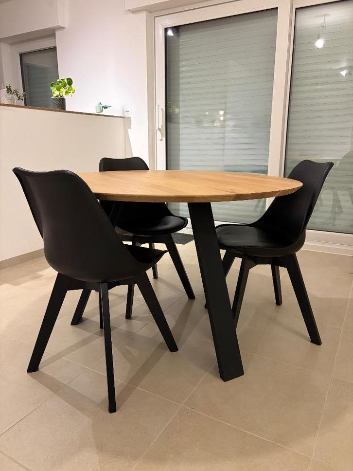 Eiken tafel met metalen poten Juntoo, Huis en Inrichting, Tafels | Eettafels, Nieuw, 100 tot 150 cm, 100 tot 150 cm, Vier personen