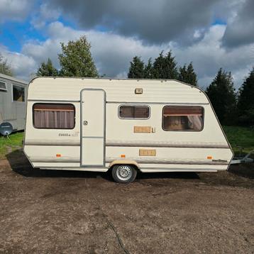 Caravan Home car 4 slaapplaatsen Badkamer werfkeet camping  beschikbaar voor biedingen