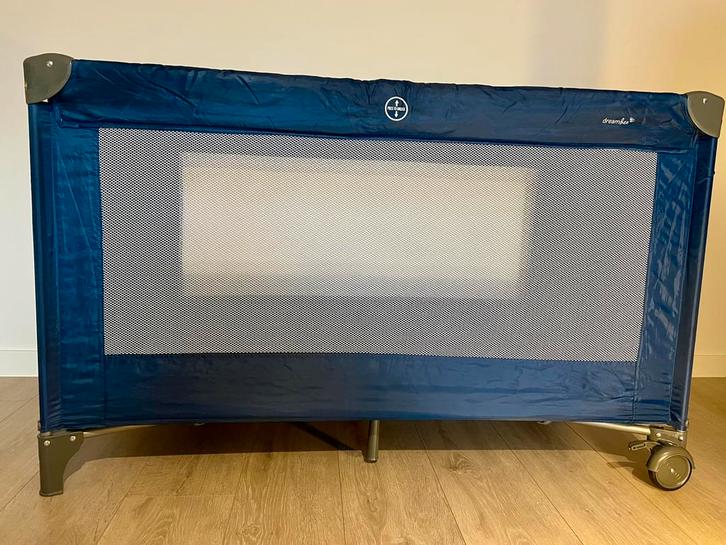 Dreambee reisbed essentials blauw + extra matras 10cm dikte, Enfants & Bébés, Chambre d'enfant | Lits, Comme neuf, Moins de 140 cm