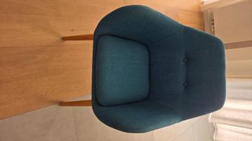 Eetkamerstoelen beschikbaar voor biedingen