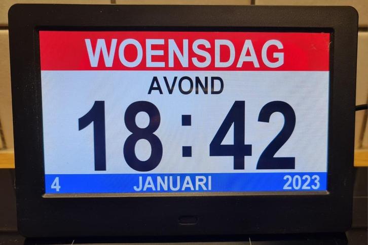 Digitale klok voor slechtzienden of personen met dementie, Huis en Inrichting, Woonaccessoires | Klokken, Zo goed als nieuw, Overige typen