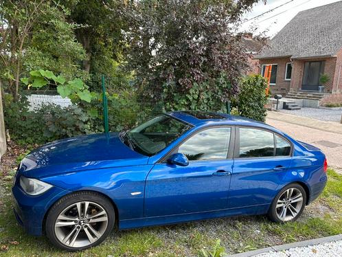 Bmw 318i e90 2007, Autos, BMW, Particulier, Essence, Euro 4, 5 portes, Boîte manuelle, Bleu, Propulsion arrière, Enlèvement