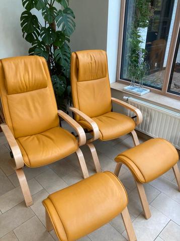 Deux sièges Stressless en cuir ocre, Enlèvement, Utilisé
