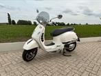 Vespa GTS Super 125 cc (kleur: Wit !), Ophalen, 125 cc, Zo goed als nieuw, Benzine