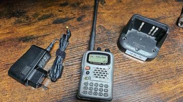 Yaesu VX-5 Triband 6/2/70cm beschikbaar voor biedingen