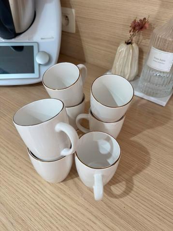 7 tasses blanche doree beschikbaar voor biedingen
