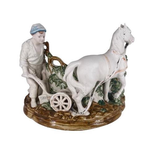 Jardinière en biscuit : cheval labourant la terre, Antiquités & Art, Antiquités | Porcelaine, Enlèvement ou Envoi
